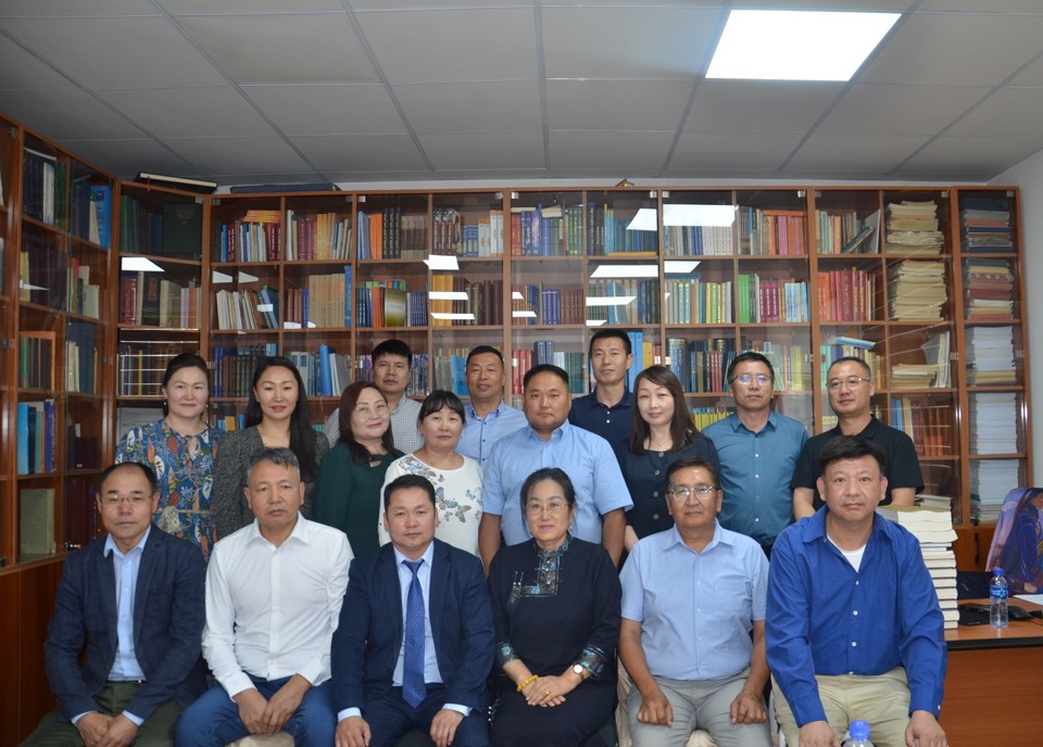 БНХАУ-ын ӨМӨЗО-ны Нийгмийн Шинжлэх Ухааны Академийн төлөөлөл ШУА-ийн Хэл зохиолын хүрээлэнд зочлов