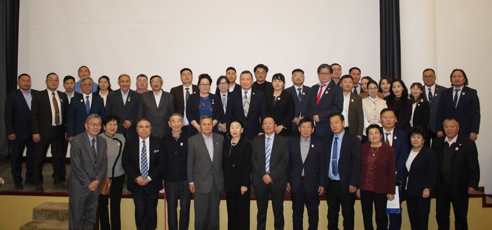 “ТУСГААР ТОГТНОЛЫН ТӨЛӨӨХ АРД НИЙТИЙН САНАЛ ХУРААЛТ-80 ЖИЛ” СЭДЭВТ ОЛОН УЛСЫН ЭРДЭМ ШИНЖИЛГЭЭНИЙ ХУРАЛ БОЛОВ.