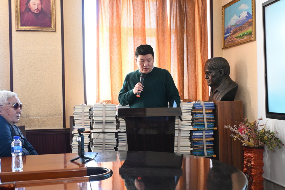 ШУА-ийн Түүх, угсаатны зүйн хүрээлэнгийн эрдэм судлалын ажлыг сурталчлан таниулах зорилготой уламжлалт “Нээлттэй хаалганы өдөр-2025” өдөрлөгийг зохион байгуулав. 