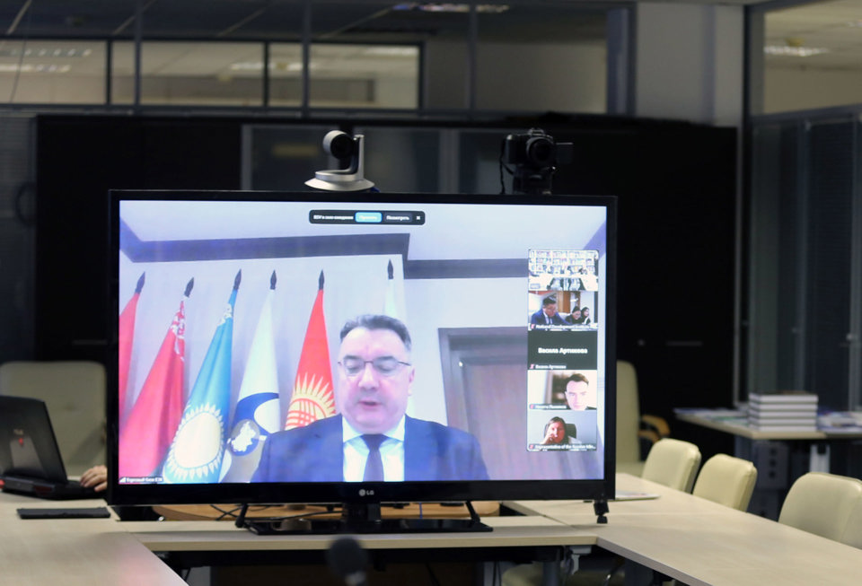 “Евроазийн эдийн засгийн холбоо ба Монгол Улс: Хамтын ажиллагааны өнөөгийн байдал, хэтийн төлөв” сэдэвт дугуй ширээний хэлэлцүүлэгт оролцов