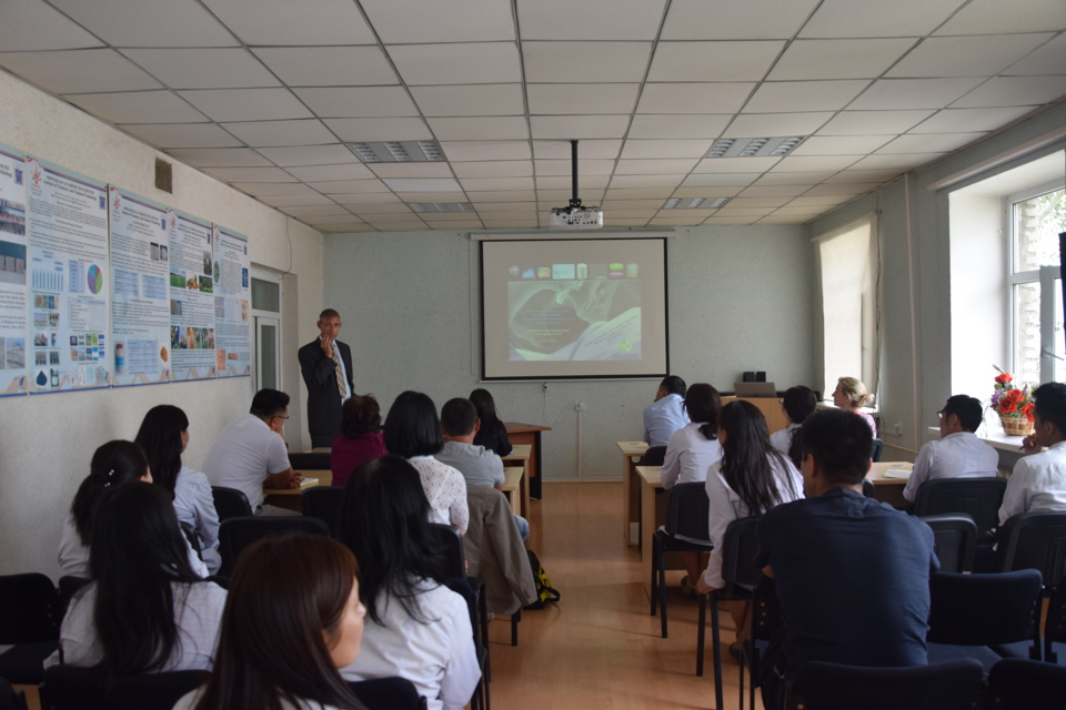 Проф. Фальк Лиебнер ХХТХ дээр лекц уншлаа