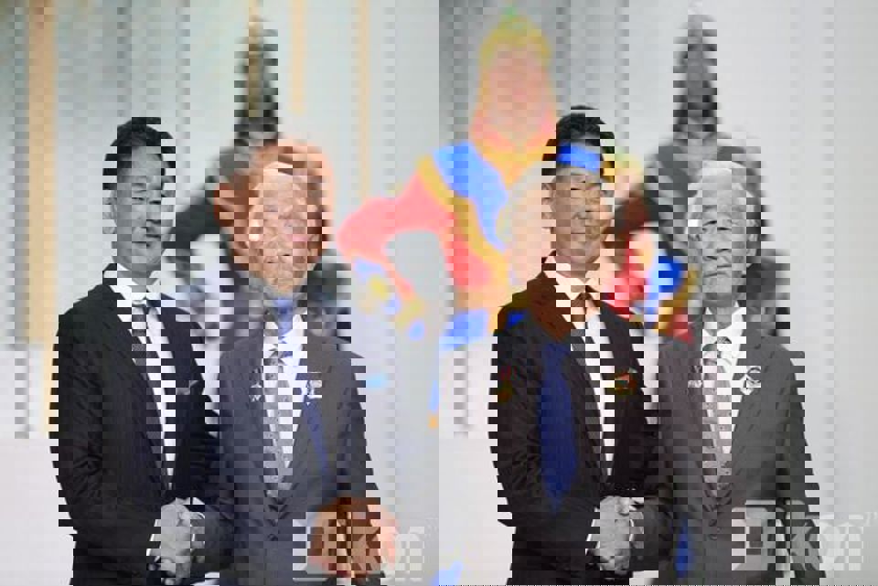 ЭРДЭМ ШИНЖИЛГЭЭНИЙ ТЭРГҮҮЛЭХ АЖИЛТАН, ДОКТОР Ж.ДУГАРЖАВ ШИНЖЛЭХ УХААНЫ ГАВЬЯАТ ЗҮТГЭЛТЭН ЦОЛ ХҮРТЛЭЭ