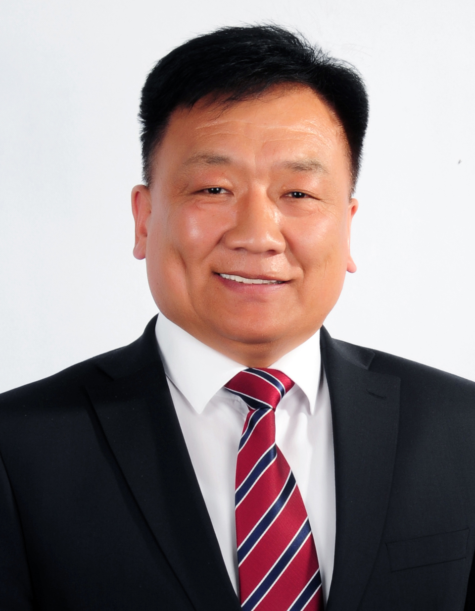 Шинжлэх ухааны докторын зэрэг хамгаалсанд баяр хүргэе