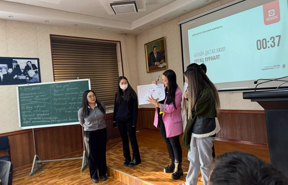 МАТЕМАТИК ТООН ТЕХНОЛОГИЙН ХҮРЭЭЛЭН БАЙГУУЛЛАГЫН СОЁЛ, АЖЛЫН БАЙРНЫ ЗӨӨЛӨН УР ЧАДВАРЫН БАГЦ СУРГАЛТЫН ХӨТӨЛБӨРТ ХАМРАГДЛАА.