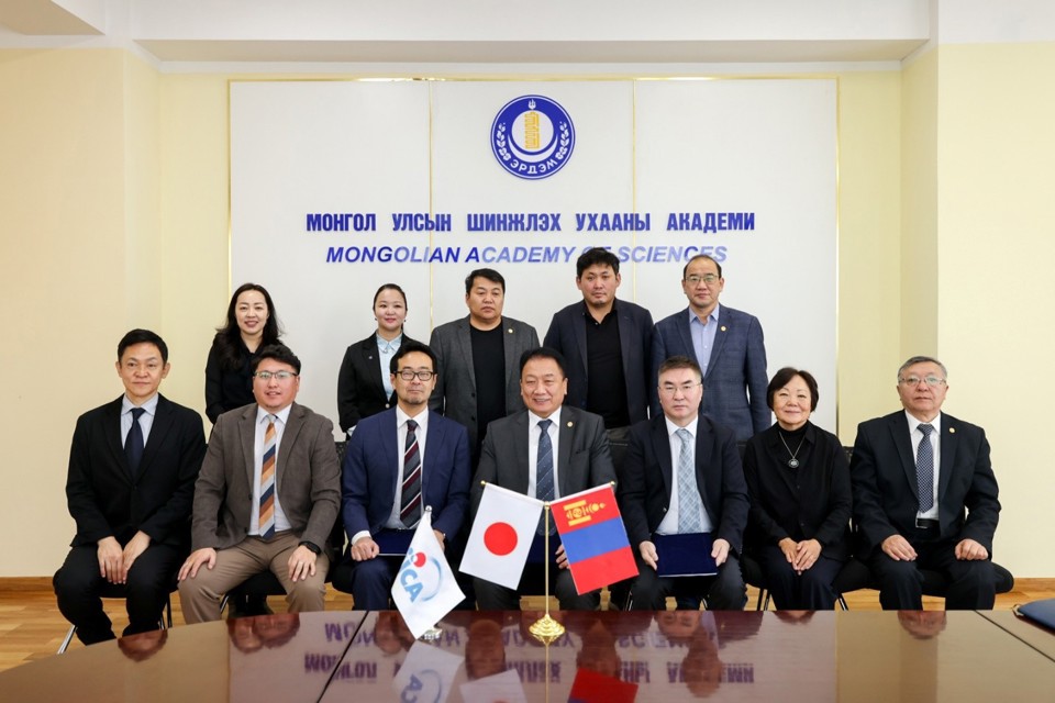 ШИНЖЛЭХ УХААН ТЕХНОЛОГИЙН ХАМТЫН АЖИЛЛАГААНЫ (SATREPS) ТӨСЛИЙН БАРИМТ БИЧИГТ ГАРЫН ҮСЭГ ЗУРАХ ЁСЛОЛЫН ҮЙЛ АЖИЛЛАГАА БОЛЛОО.