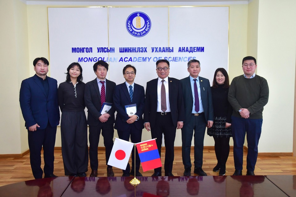 Кюүшү Технологийн Институтийн Сансрын Системийн тэнхимийн эрхлэгч профессор Китамура Кэнтаро, доктор Тэцүхито Фусэ нартай ШУА-ийн удирдлага, холбогдох мэргэжлийн багтай уулзалт хийв.
