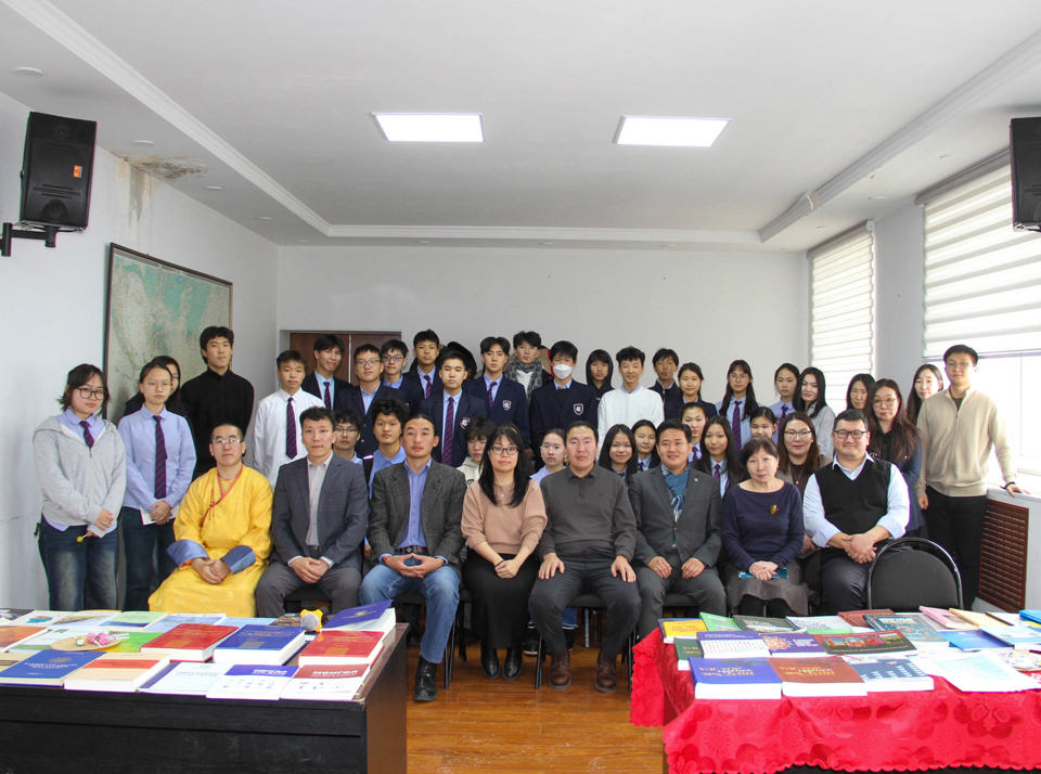 НИЙСЛЭЛИЙН ЕРӨНХИЙ БОЛОВСРОЛЫН 11-Р СУРГУУЛИЙН СУРАГЧИД ФИЛОСОФИЙН ХҮРЭЭЛЭНТЭЙ ТАНИЛЦЛАА